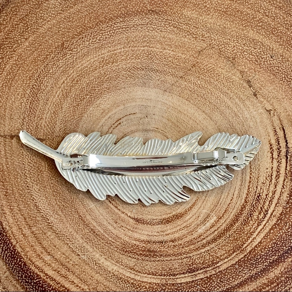 Gaby Leaf Hair Clip (Golden/Silver) - Picture 5 of 8